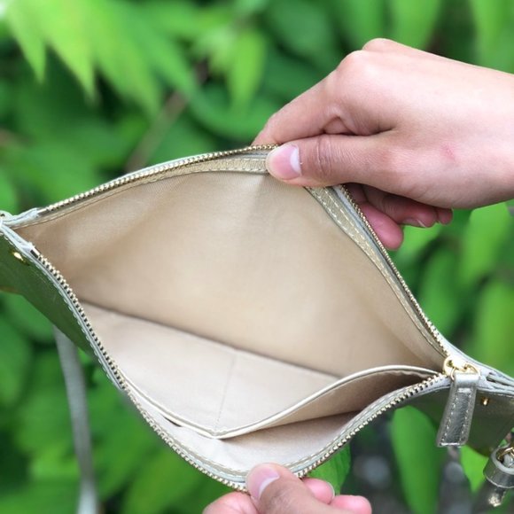 Chic Leather Clutch/Crossbody Bag - Picture 2 of 3